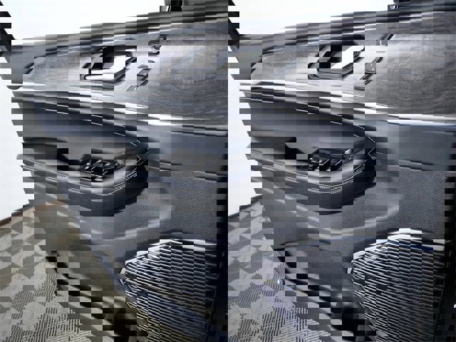 Used 2021 Jeep Grand Cherokee L Overland w/ Advanced Protech Group III image 25