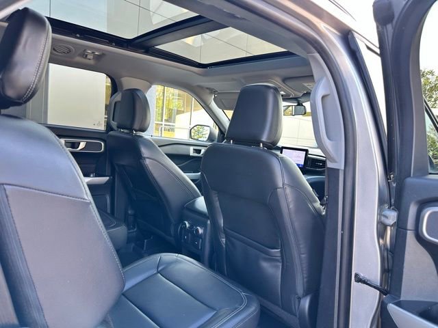 Certified 2021 Ford Explorer XLT w/ Equipment Group 202A AWD/4WD image 47