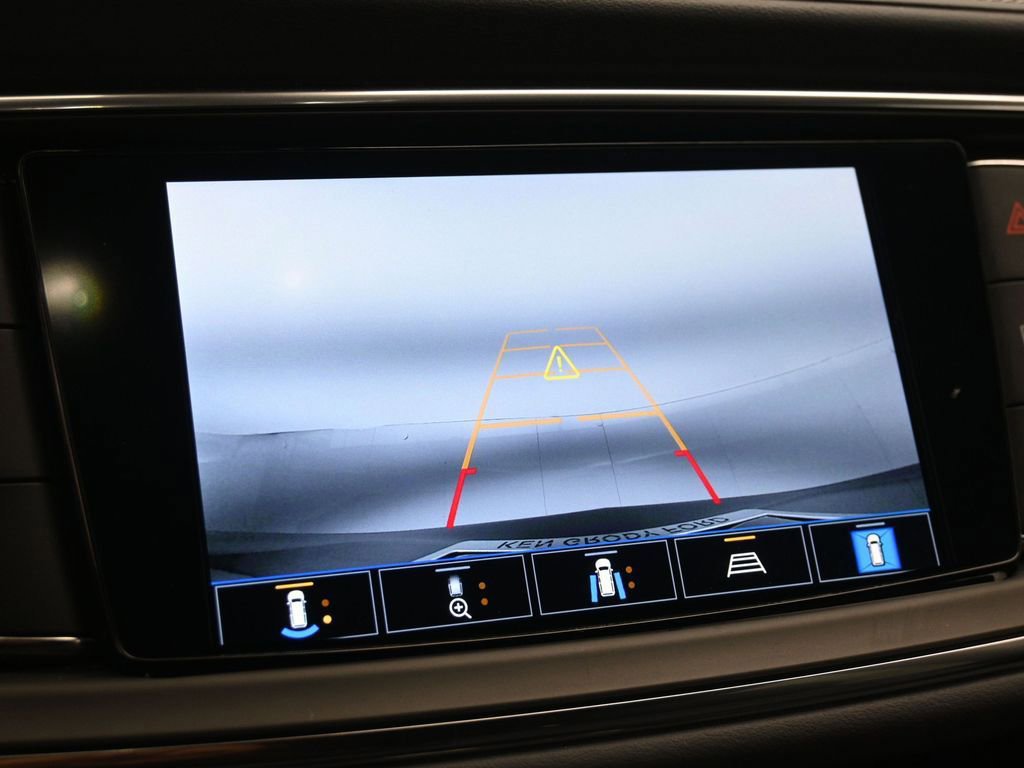 Used 2024 Buick Enclave Premium image 42