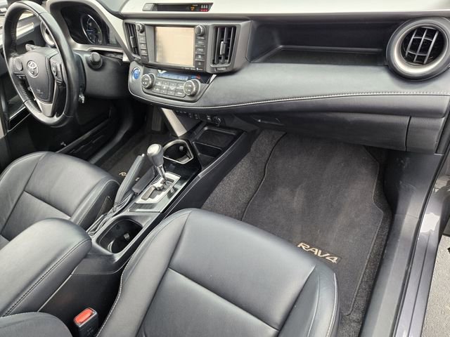 Used 2018 Toyota RAV4 Limited image 19