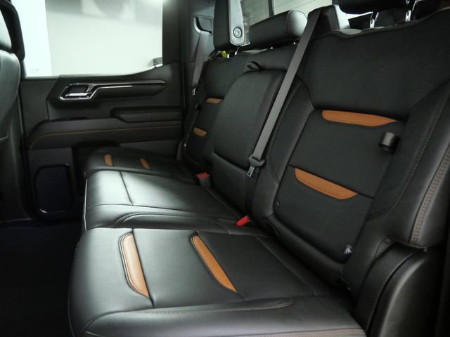 Used 2024 GMC Sierra 1500 AT4 w/ Technology Package AWD/4WD image 17