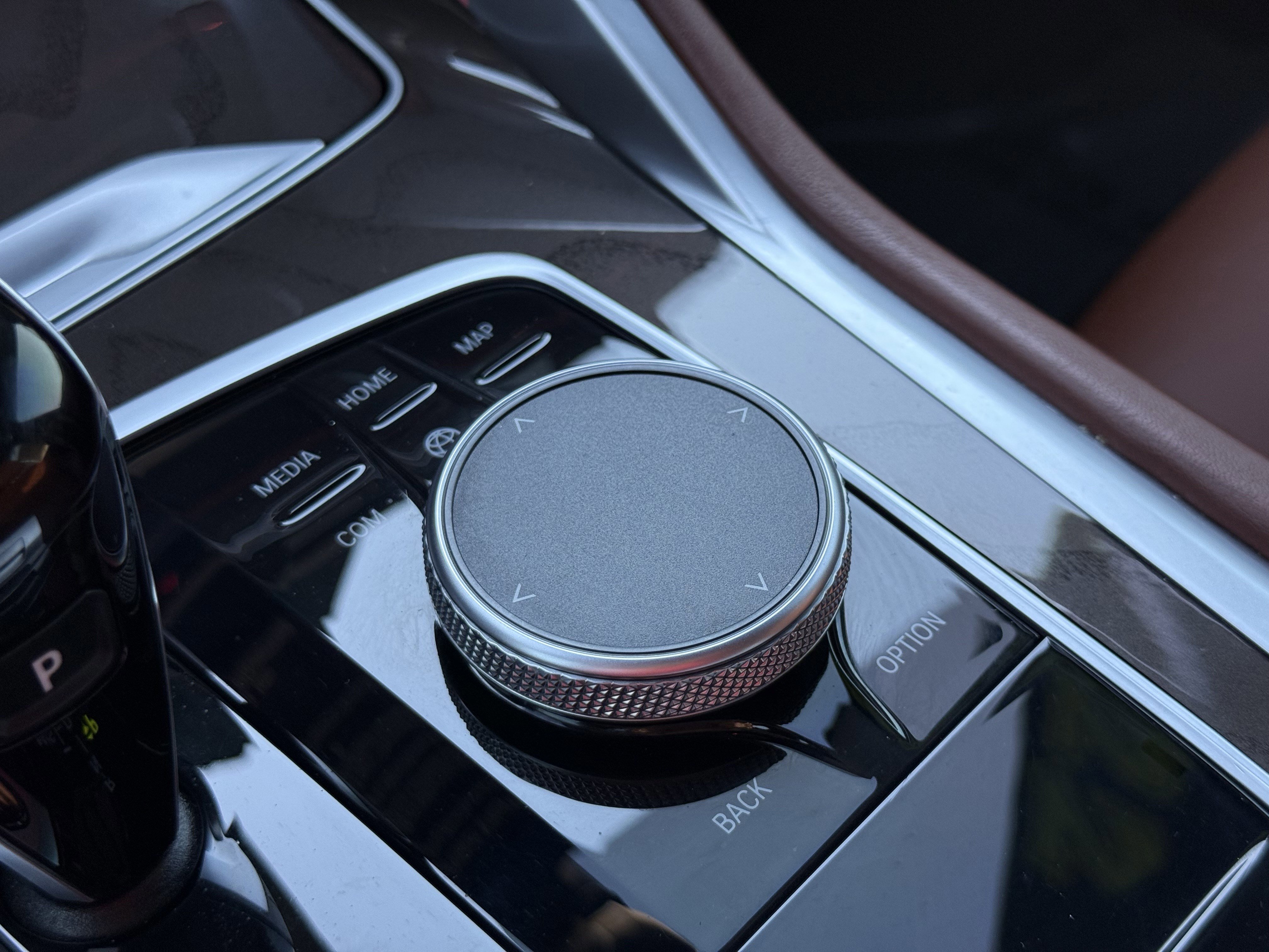 Used 2022 BMW X6 xDrive40i w/ M Sport Package image 33