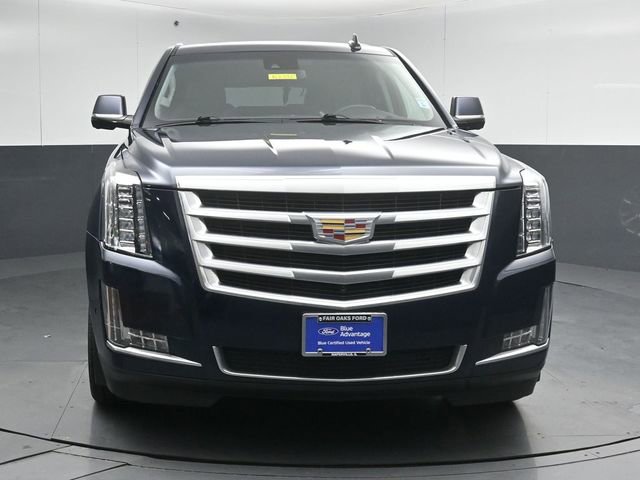 Used 2018 Cadillac Escalade Luxury AWD/4WD image 2