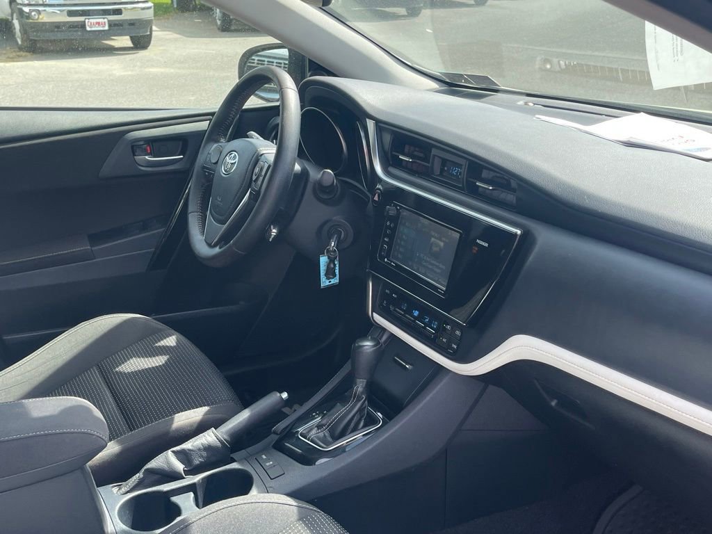 Used 2018 Toyota Corolla iM image 16