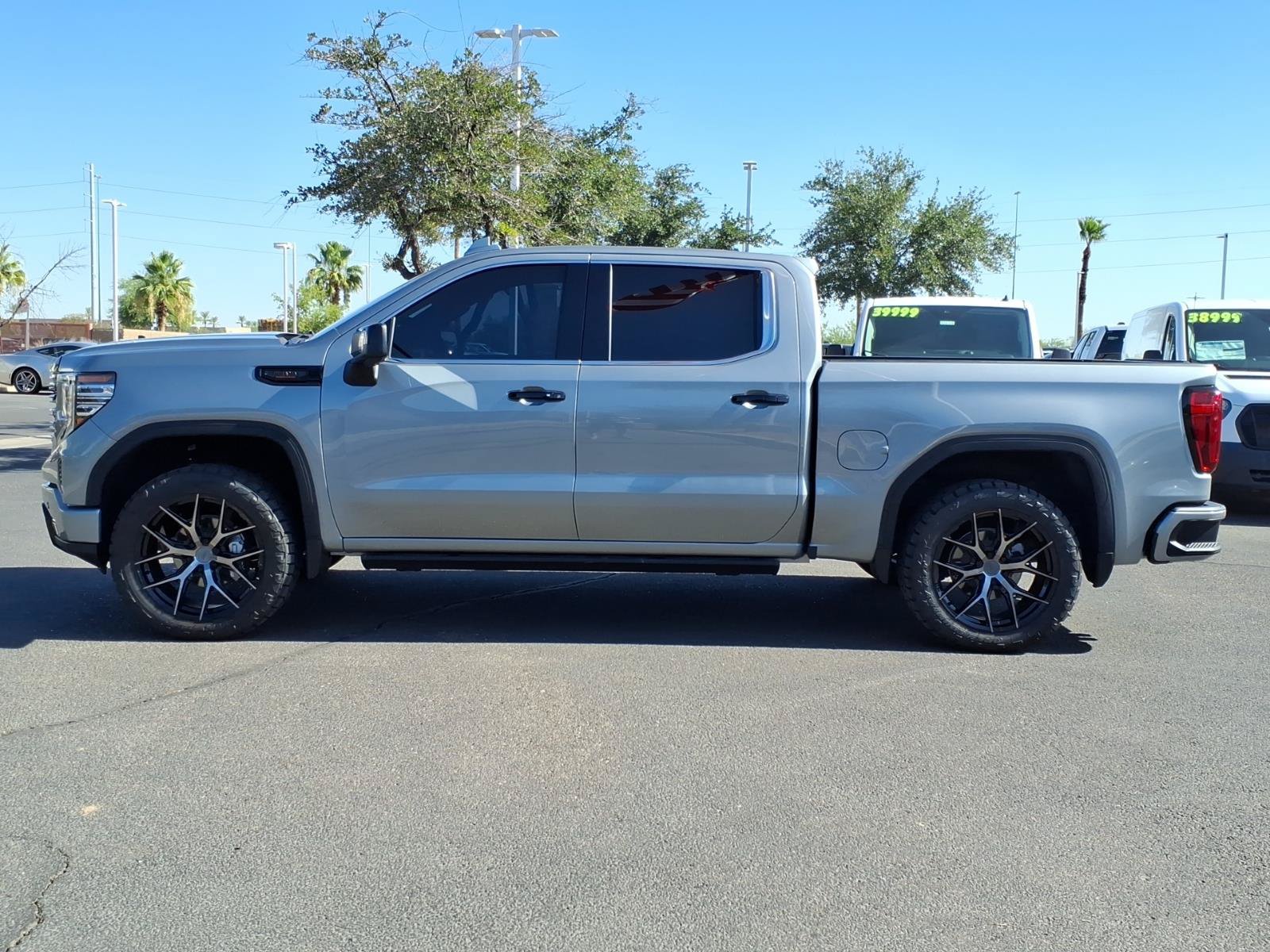 Used 2025 GMC Sierra 1500 Denali w/ Denali Reserve Package AWD/4WD image 2