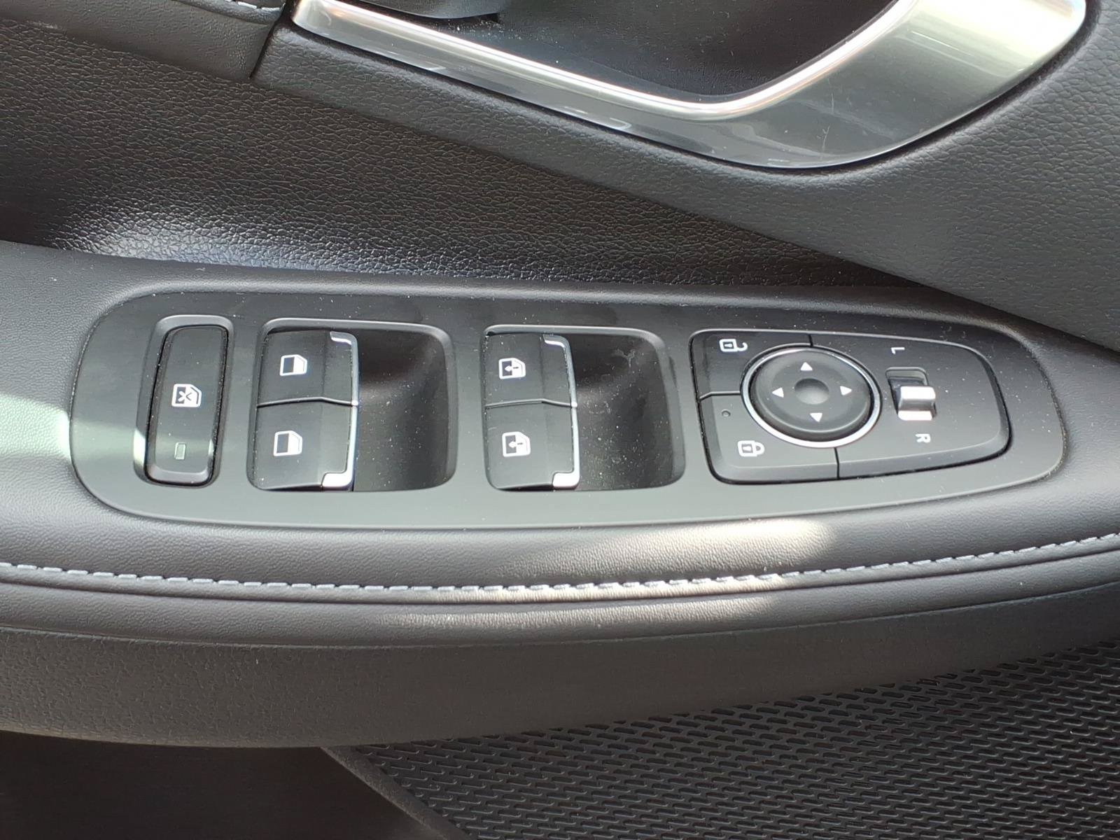 Used 2022 Hyundai Sonata Limited w/ Cargo Package FWD image 25