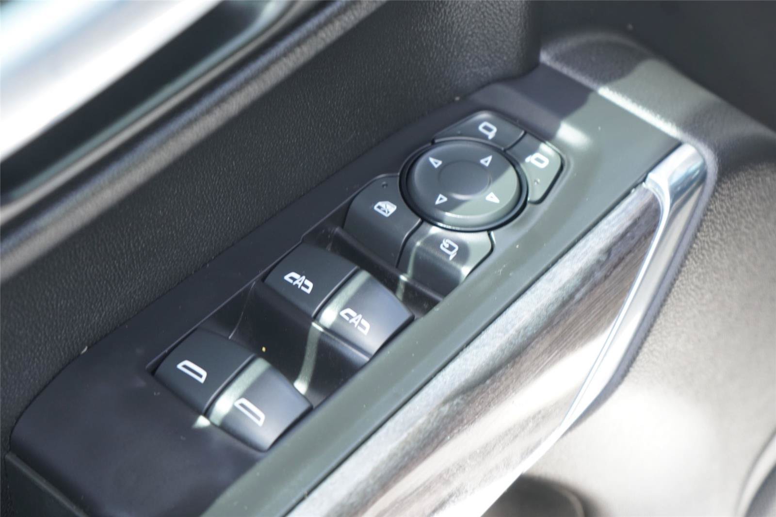 Used 2021 Chevrolet Silverado 1500 LTZ RWD image 19