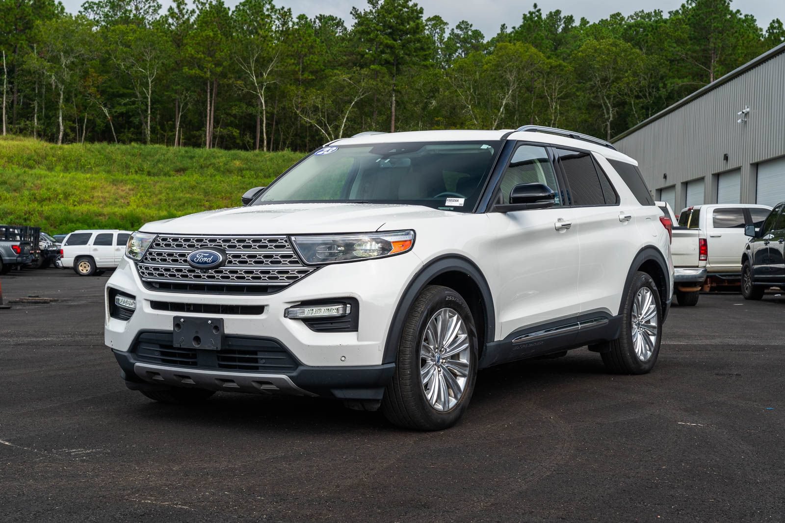 Certified 2023 Ford Explorer Limited w/ Equipment Group 301A RWD image 3