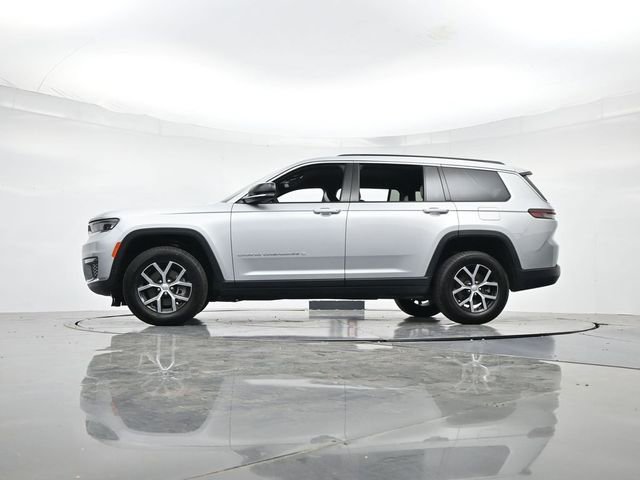 Used 2025 Jeep Grand Cherokee L Limited AWD/4WD image 38