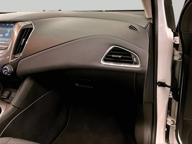 Used 2018 Chevrolet Cruze LT FWD image 15
