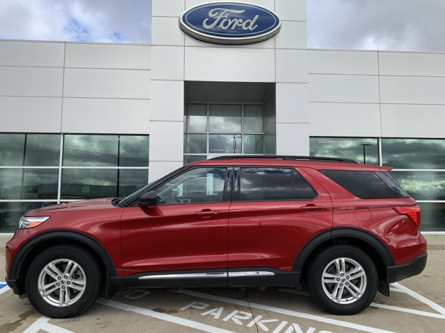 Certified 2021 Ford Explorer XLT w/ Equipment Group 202A AWD/4WD image 5