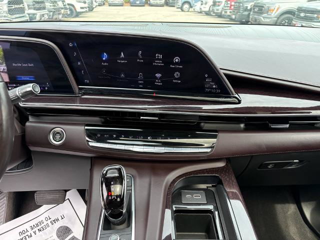 Used 2022 Cadillac Escalade ESV Sport Platinum w/ LPO, ONYX Package AWD/4WD image 13