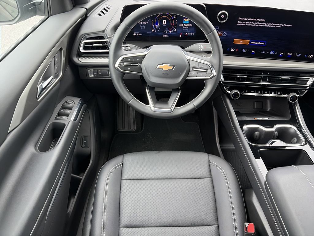 Used 2025 Chevrolet Traverse LT w/ Driver Confidence Package FWD image 15