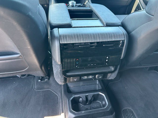 Used 2024 Jeep Wagoneer Series II AWD/4WD image 16