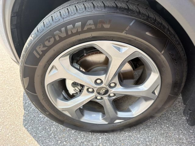 Certified 2025 Ford Escape ST-Line FWD image 30
