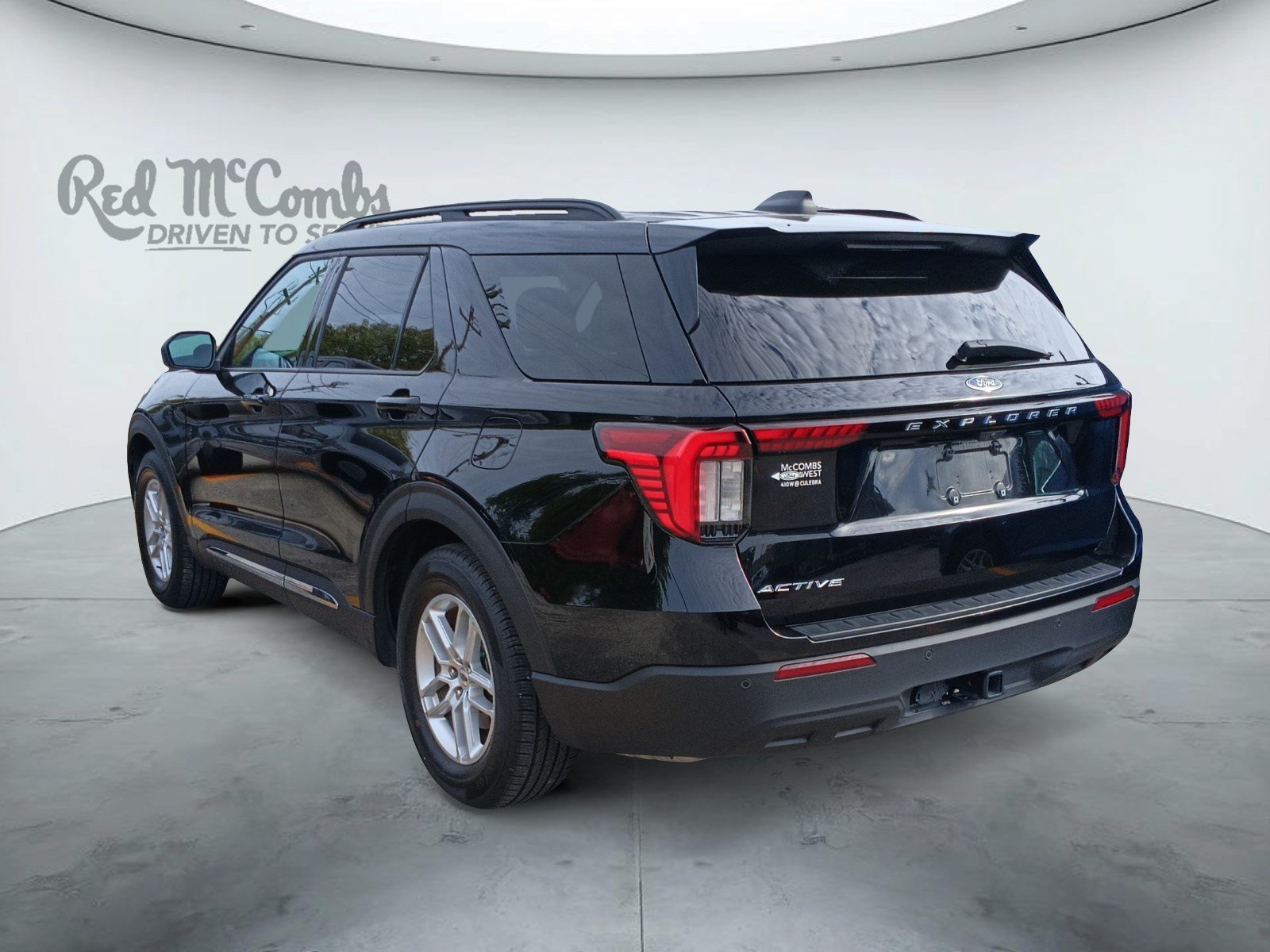 Certified 2025 Ford Explorer Active RWD image 5