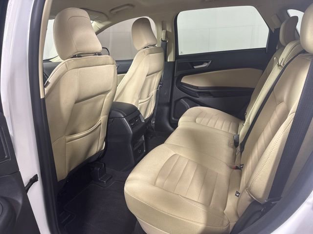 Certified 2021 Ford Edge SE image 13