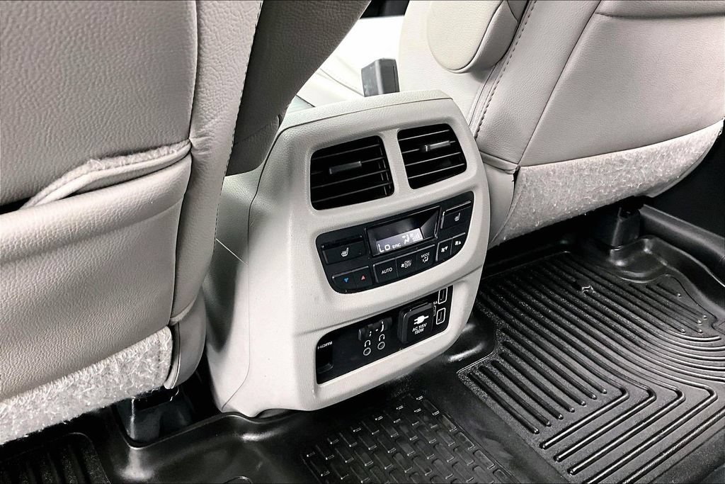 Used 2022 Honda Pilot Touring image 34
