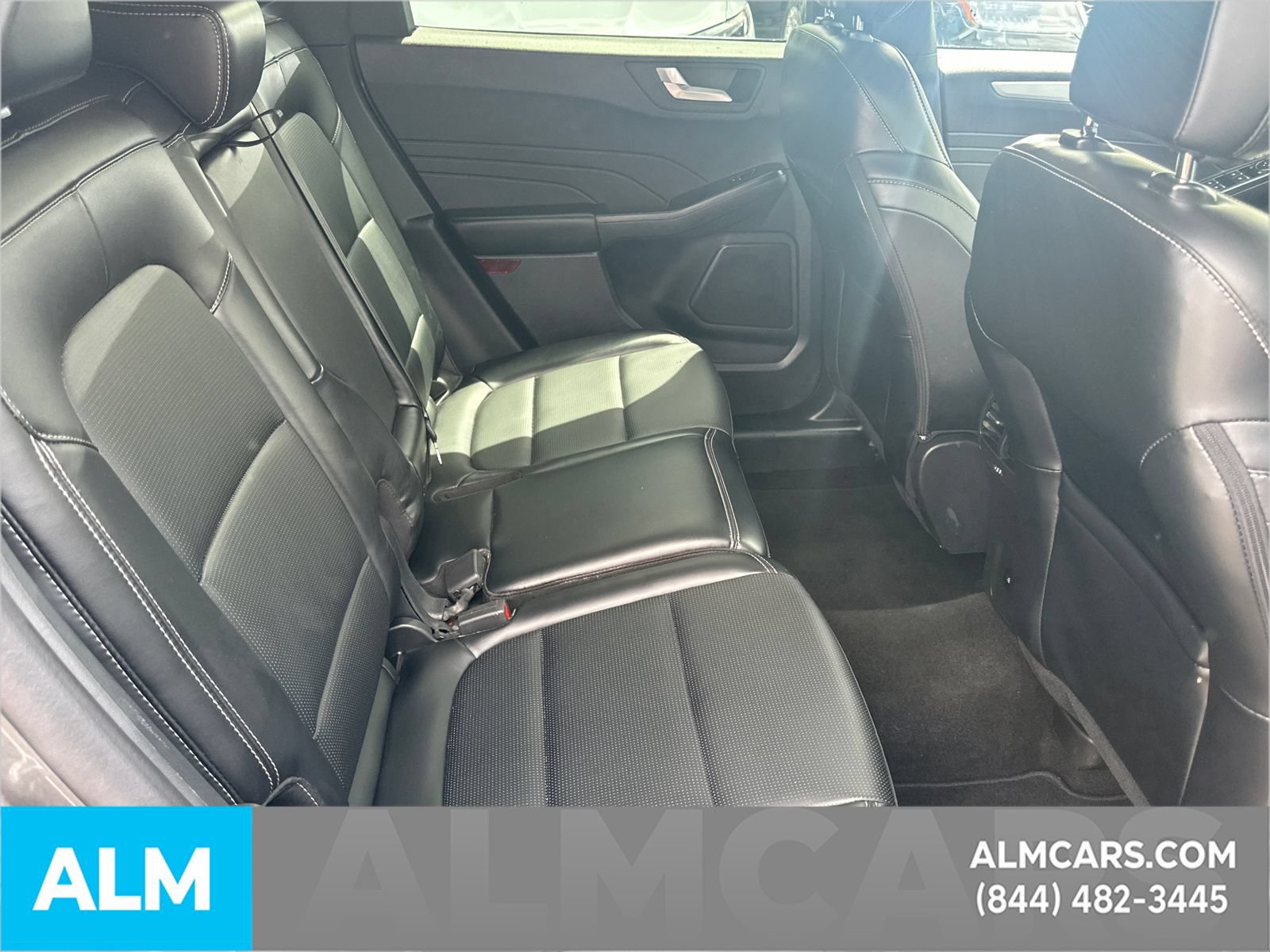 Certified 2025 Ford Escape Platinum AWD/4WD image 17