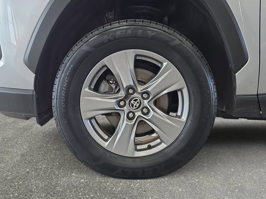 Used 2024 Toyota RAV4 XLE AWD/4WD image 27