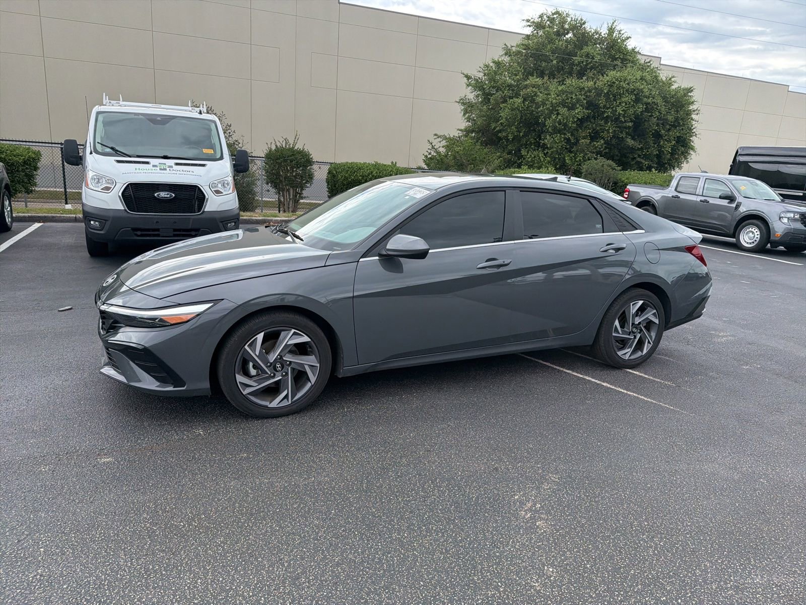 Used 2025 Hyundai Elantra SEL FWD image 16