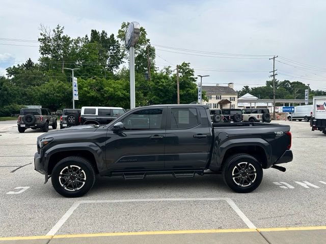 Used 2024 Toyota Tacoma TRD Sport AWD/4WD image 9