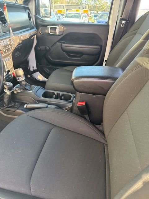 Used 2023 Jeep Wrangler Sport image 7