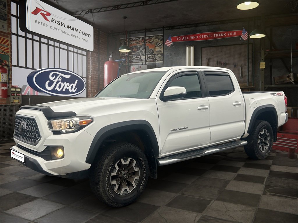 Used 2019 Toyota Tacoma TRD Off-Road image 1