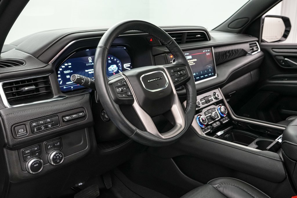 Used 2023 GMC Yukon Denali image 13
