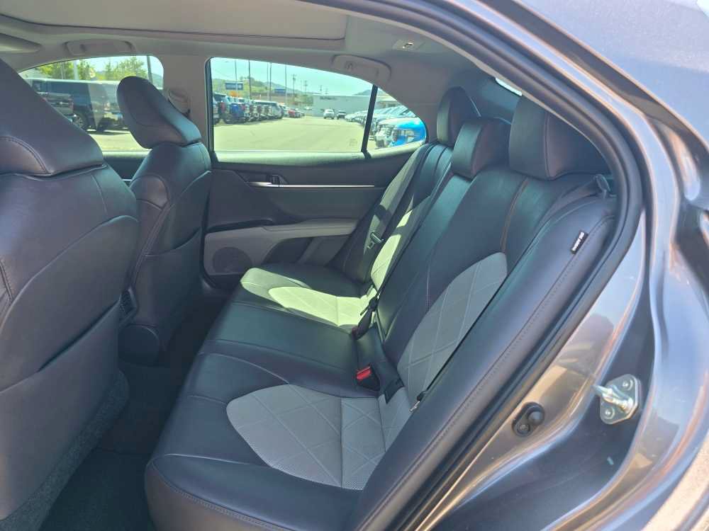 Used 2019 Toyota Camry XLE FWD image 16