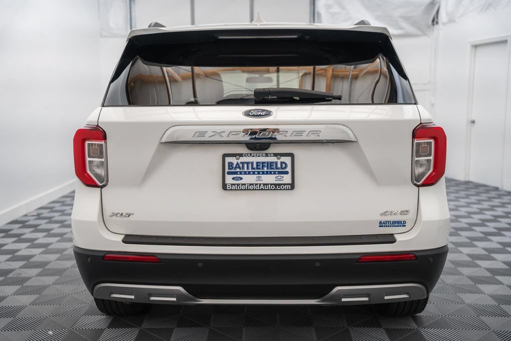 Certified 2023 Ford Explorer XLT w/ Equipment Group 202A AWD/4WD image 7