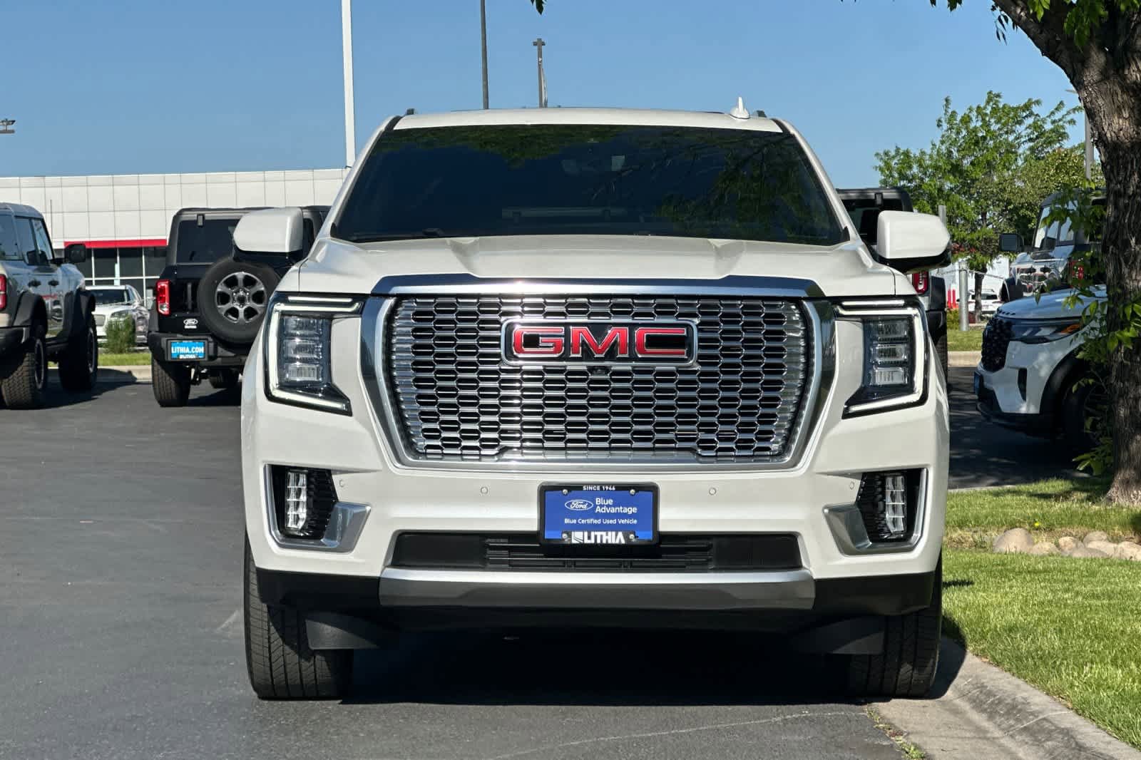 Used 2021 GMC Yukon Denali w/ Denali Ultimate Package AWD/4WD image 10