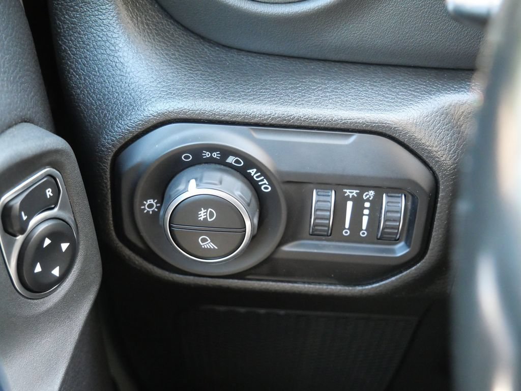 Used 2022 Jeep Gladiator Overland AWD/4WD image 20
