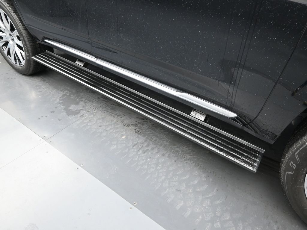 Used 2026 Cadillac Escalade Platinum Luxury image 27