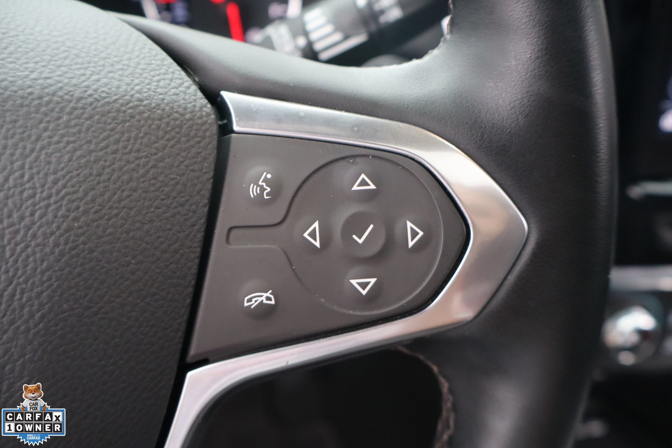 Used 2023 Chevrolet Traverse Premier FWD image 17