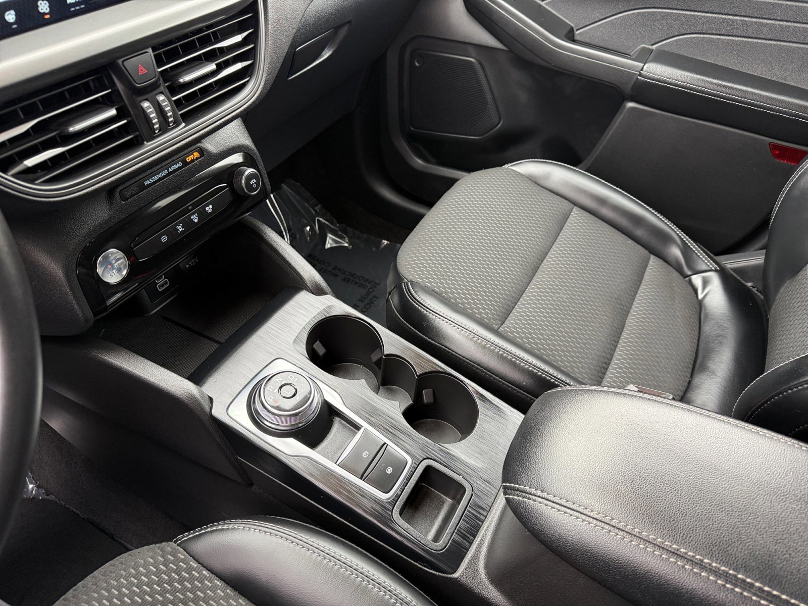 Certified 2025 Ford Escape SE image 13