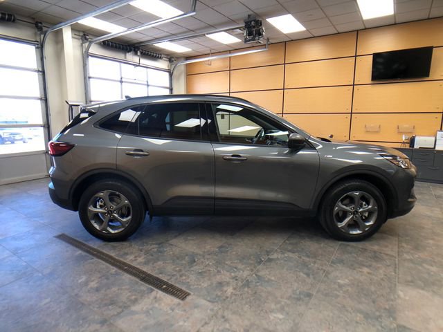 Certified 2025 Ford Escape ST-Line AWD/4WD image 8