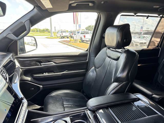 Used 2022 Jeep Wagoneer Series I w/ Convenience Group I AWD/4WD image 16