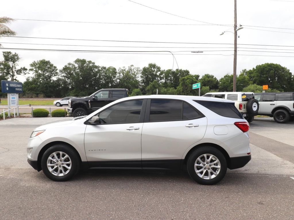 Used 2020 Chevrolet Equinox LS w/ LS Convenience Package image 2