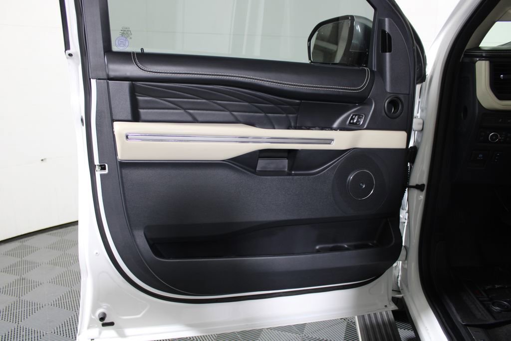 Certified 2023 Ford Expedition Platinum image 19