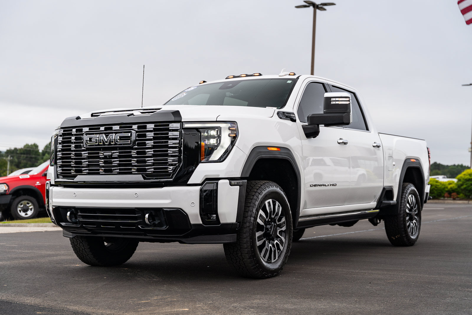 Used 2025 GMC Sierra 2500 Denali Ultimate w/ Max Trailering Package AWD/4WD image 3