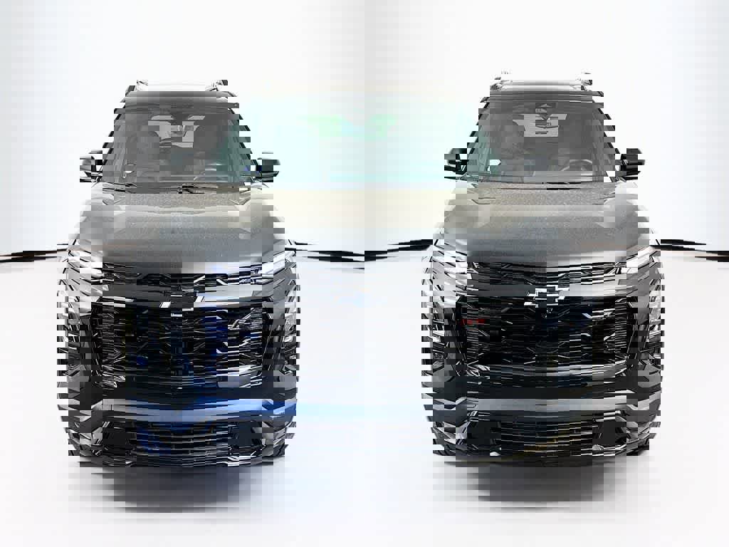 Used 2025 Chevrolet Equinox RS w/ Safety and Technology Package image 8