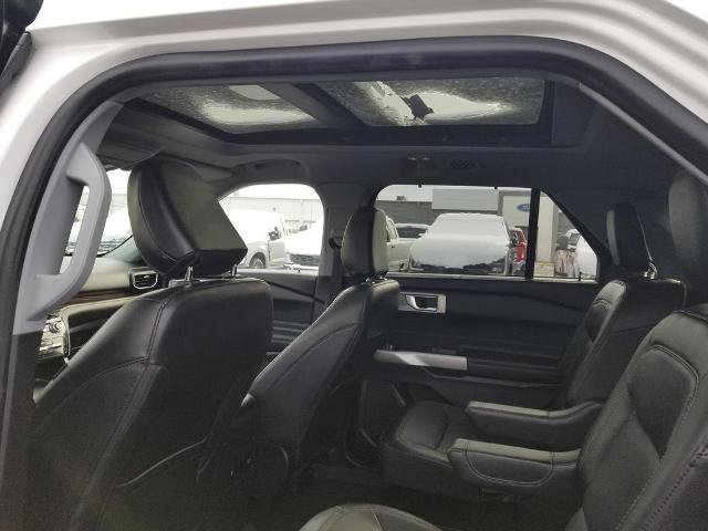 Certified 2022 Ford Explorer Limited w/ Equipment Group 301A image 17