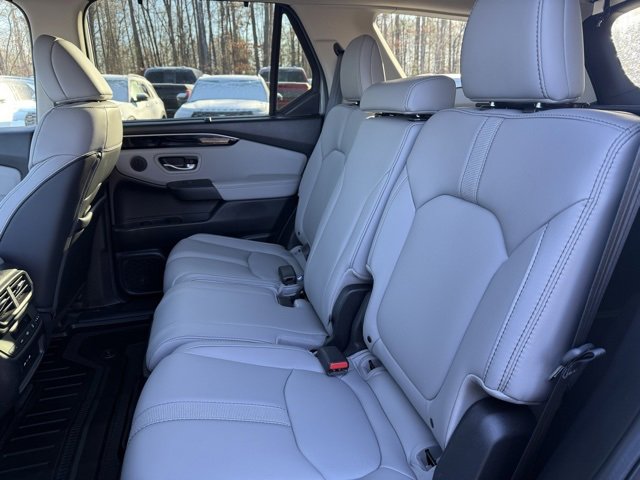 Used 2025 Honda Pilot EX-L image 10