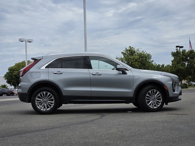 Used 2025 Cadillac XT4 Premium Luxury FWD image 3