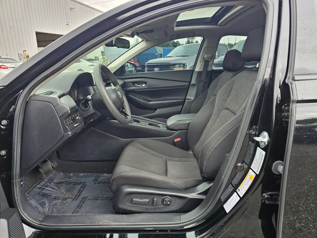 Used 2023 Honda Accord EX image 15