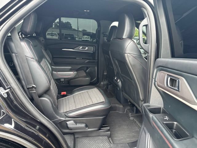 Certified 2025 Ford Explorer ST-Line AWD/4WD image 13