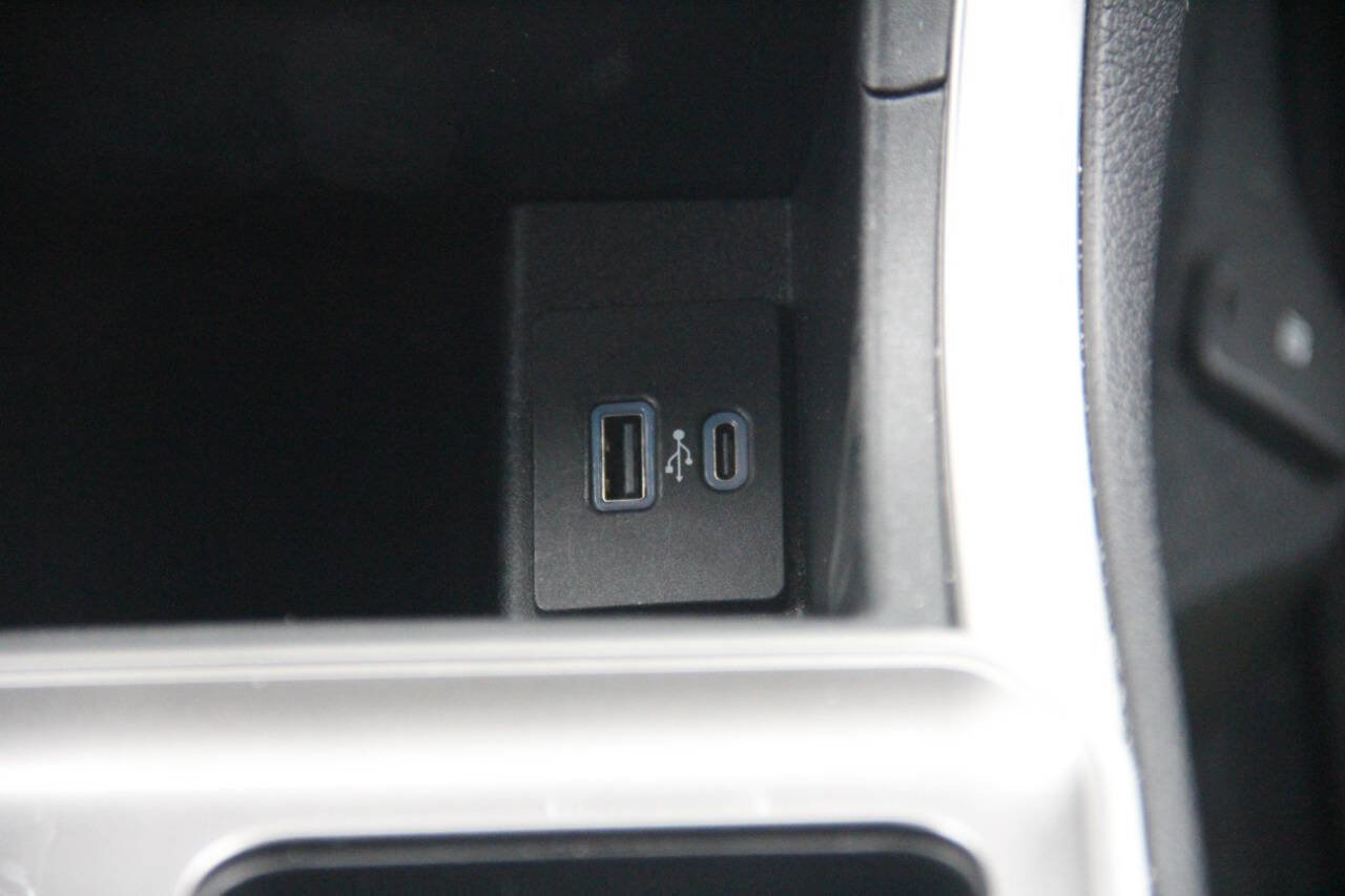 Certified 2024 Ford Edge SEL image 19