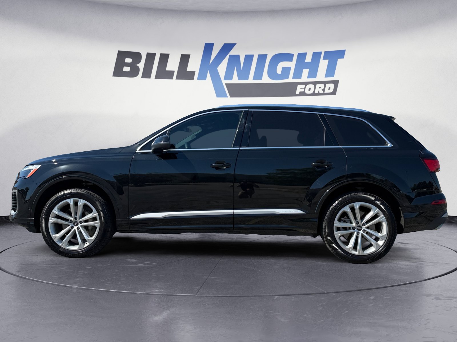 Used 2025 Audi Q7 3.0T Premium Plus AWD/4WD image 2