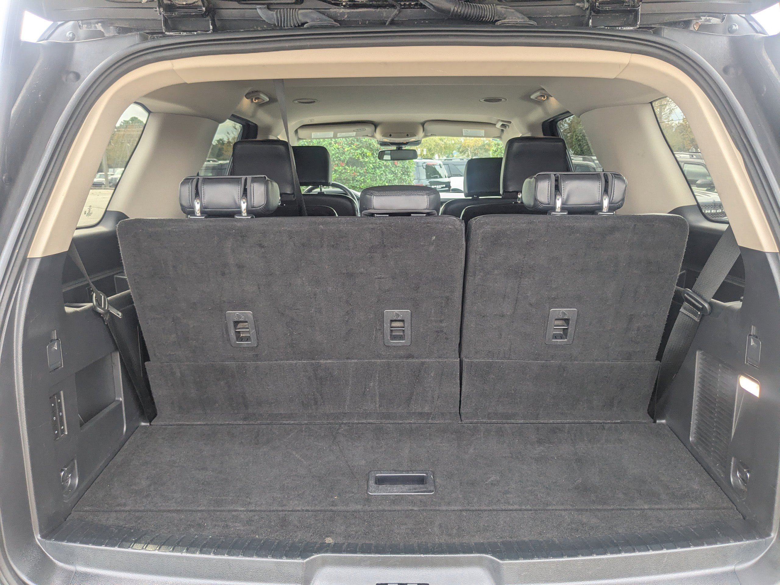 Certified 2024 Ford Expedition XLT image 13